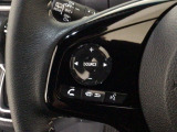 ステアリングリモコンは、運転中でも簡単に音量調整やチャンネル変更もできます!わき見運転防止にもつながるので安心です♪