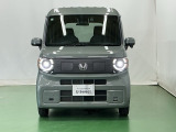 LEDヘッドライトを装備しています。LEDヘッドライトはとても明るく、雨の日や夜間走行も安全・安心です。オートライトコントロール付きで周囲の明るさに応じて自動で点灯・消灯します