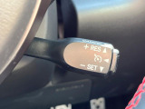 【クルーズコントロール】高速道路もラクラク走行。アクセルを離しても一定速度で走行ができ、長距離運転時の負担を軽減!加速・減速も簡単なスイッチ操作で調整できます。