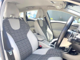運転席シート廻りは使用感も少なく、良好な状態となっています。前オーナー様が丁寧に使っていたことがよくわかりますね。