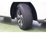 タイヤサイズ 225/60R18。