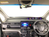 【前方視界】開放的な前方視界!運転がしやすく疲れにくいです♪窓が大きく、見通しがとっても良いおクルマですよ♪