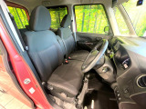 運転席シート廻りは使用感も少なく、良好な状態となっています。丁寧に使われていたことがよくわかりますね。