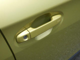 鍵を取り出さなくてもドアノブに触れるだけで開錠施錠が可能です