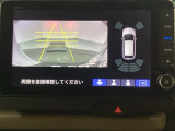 バックでの車庫入れも安心です!リアカメラが付いているバックモニター付のナビを装備しております。バンパーについているソナーや、操作線もついており距離感も画面から確認できます。