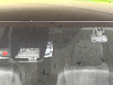 【トヨタセーフティセンス】走行中に前方の車両等を認識し、衝突しそうな時は警報とブレーキで衝突回避と被害軽減をアシスト。より安全にドライブをお楽しみいただけます。