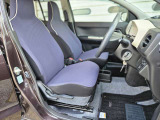 【運転席シート】へたりがちな運転席も大きなへたりがなく、綺麗な状態です。