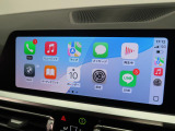 【アップルカープレイ】iPhoneがBMW車両とワイヤレスで接続されます。Apple CarPlayでは、オーディオストリーミングやメッセージングアプリがディスプレイに表示されます。