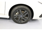 タイヤサイズは205/50R17で人気のブラックホイール!
