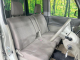 運転席まわりには十分なスペースがあり、大柄な方でもゆったり運転していただける環境です。
