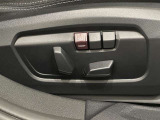 フロント電動シート操作スイッチ