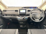 いつでも気持ちよく運転できて、使い勝手のいい収納や体をケアするシート、細部にまでこだわったインテリア♪