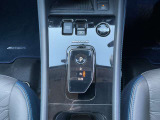 電動車用のシフトになります。操作はとても簡単で、すぐに慣れていただけます。