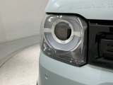LEDヘッドライトは、点灯の瞬間から最大光量を発揮し、突然暗くなるトンネルなどでの安定感を高めます。