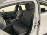 厚みがあって、座り心地のいいシート。運転席も助手席もリラックスしてゆったりと座れます♪