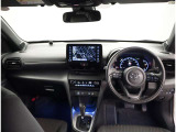 デザインもよく、居心地のよい運転席ですね。分かりやすいスイッチ類ですから操作もしやすく運転をサポートします。ぜひご来店いただき、実際にお座りいただいてステアリングを握ってみてください!