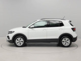 Volkswagen専門のメカによってオイル交換、オイルフィルター交換、ワイパーブレード交換など整備してからのお渡しになります。