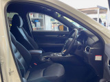 運転席シート廻りは使用感も少なく、良好な状態となっています。丁寧に使われていたことがよくわかりますね。