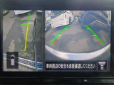 左前方の死角もひと目で確認できる、サイドブラインドビュ-&フロントビュ-。