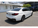 BMW認定中古車は、ドイツ本社と同様の教育・訓練を受けたBMW専門のメカニックが100項目以上のポイントを徹底的にチェックし、厳選した車輌のみを販売しております。