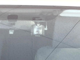 【ドライブレコーダー】ドライブレコーダー装備!走行中はもちろん、あおり運転や事故に遭遇した際、映像で記録し、万一のリスクに備えます。※記録用SDカードはお客様ご自身でご準備いただく必要があります。
