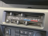 寒い冬も暑い夏も全席に快適な空調を届けてくれるエアコンを装備♪