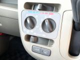 寒い冬も暑い夏も全席に快適な空調を届けてくれる、ダイヤル式エアコンを装備♪
