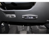 ETC車載器とドライブレコーダー本体はダッシュボード下側に埋め込み。