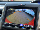 バックカメラのお写真です。駐車が苦手な方でも楽に駐車が行えますね♪