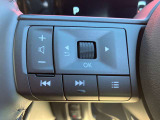 ステアリングスイッチ付きのハンドル!運転に支障をきたすことなくナビ操作が可能です!!