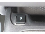 運転席と助手席にシートヒーターが付いています。