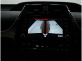 パノラミックビューモニター装備!サイドビュー・車両に取り付けたフロント、サイド、バックカメラの映像を合成して画面上に表示させることで、低速時の運転を補助する装置です。