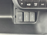 NAVI接続用USB接続口1口充電用USB接続口2口