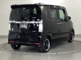パワースライドドアの開閉はスマートキーのリモコンやドアノブは勿論、運転席側のスイッチ操作でも開閉ができ、安全・簡単です。