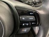 【アダプティブ・クルーズ・コントロール】予め設定した車速内でクルマが自動的に加減速。 前走車との適切な車間距離を維持しながら追従走行し、高速道路でのドライバーの疲労を軽減してくれる嬉しい機能付♪