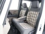 ◆運転席・助手席◆室内は、シートクリーニングや各部の徹底した清掃を実施し、消臭・除菌処理を行っています。しかも、全ての差上で天然成分の薬剤にこだわり安心・安全へも配慮しています。