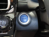 スマートキー装備車なので、キーを取り出さなくてもエンジン始動が可能です。