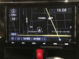 純正ナビを装備。タッチパネル式で使いやすく、お出かけもラクラクです。