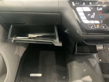 収納スペースもたくさん有ります☆車検証や小物類などすっきり収納♪