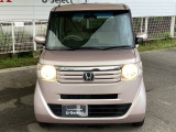 お客様に安全で快適なカーライフをお送りいただくために、中古車にも高いレベルの品質基準を設け、その基準に従って、全ての中古車について納車前整備を実施しています。