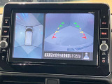 【アラウンドビューモニター】車を上から見下ろしているかのような映像で周囲の状況がひと目で確認、狭い駐車場に駐車するときも安心です♪