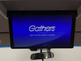 【後席用プルダウンモニター】後ろに乗車している人を飽きさせません♪ テレビやDVDビデオを見ながら楽しいドライブを♪使わない時は格納できますので、ジャマになる事もありません♪