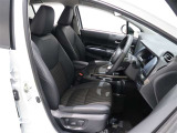 運転席・助手席ともにシートヒーター付きで、運転席はパワーシートで微妙なポジション調整も可能です!