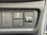 運転席右側に横滑り防止【VSA】のスイッチとヘッドライトのレベライザーがついています。