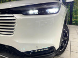 【LEDヘッドライト】悪天候や夜間走行時も良好な視界を確保し安心して運転できる高輝度LEDヘッドライトを装備!点灯速度が早く、消費電力も抑えられています。