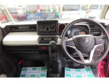 運転席から見た俯瞰図です!ドライバーが操作しやすいよう配置されています♪