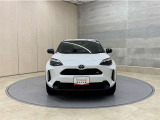 お車購入のポイントとなるフロントマスクです!シャープな目つきが印象的なデザインのヘッドランプです。