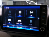 CD、DVD、Bluetooth、AM、FM、AUX、スマートフォン接続ができます。