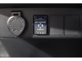 USB機器の充電やナビとの接続が可能なUSBポートを装備。