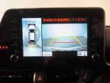 バック時の運転をサポートするバックガイドモニター&パノラミックビューモニター付
